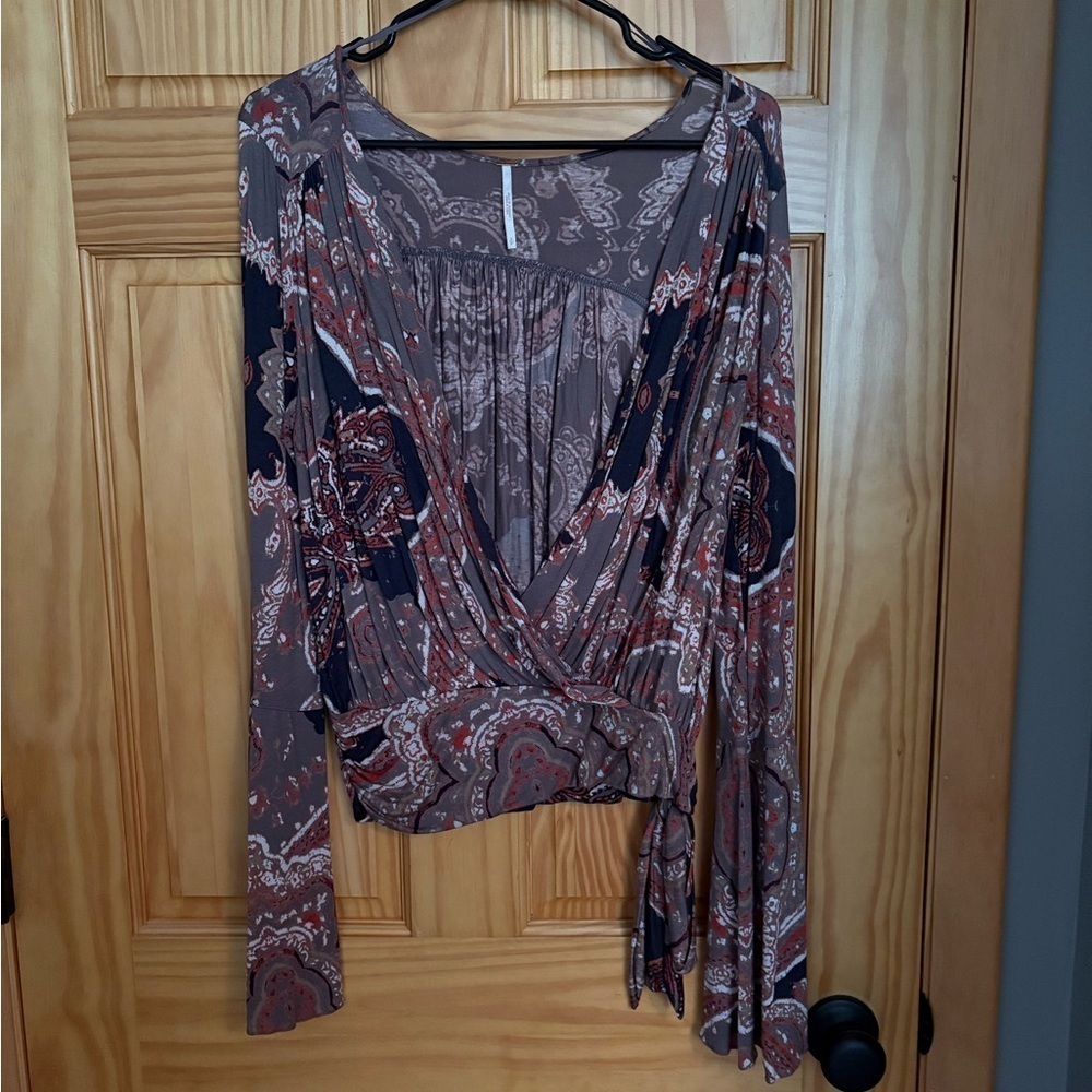 Free People Fiona Top with Bell Sleeves - Mocha Coral -Multicolor Paisley -Small - Picture 2 of 6